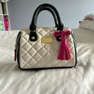 Besty Johnson quilted handbag with crossbody strap